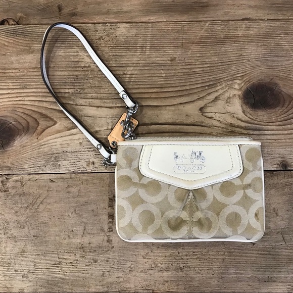 Coach Handbags - Coach wristlet